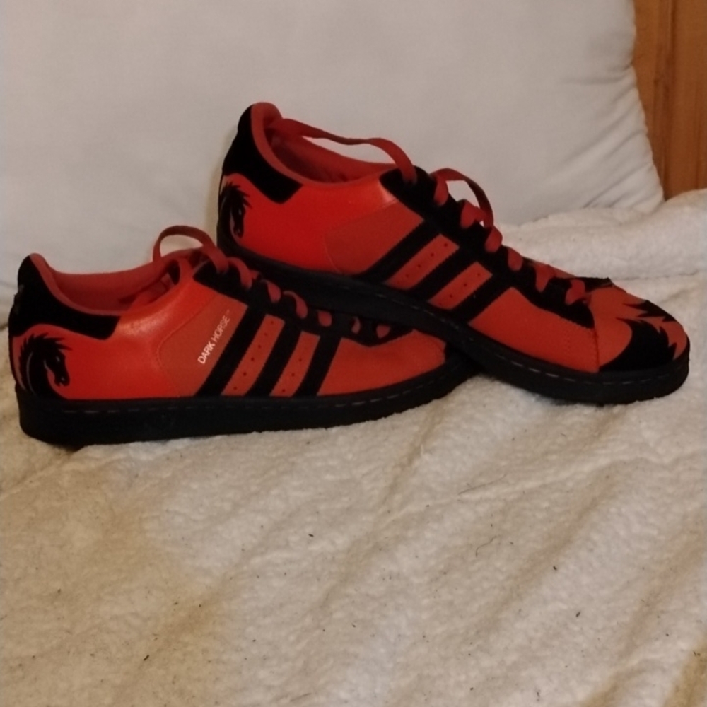 Vintage Adidas X Dark Horse Comics Limited Edition Red Black Men Size 11.5 Shoe